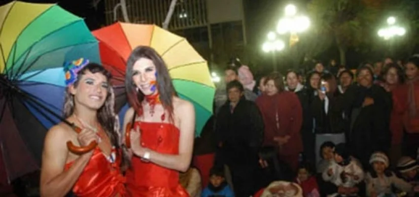 Colectivo TLGB Bolivia embandera tres pedidos en su desfile