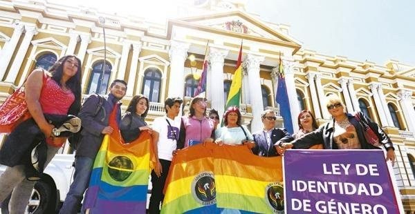 El colectivo trans boliviano abraza la nueva Ley de Identidad de Género