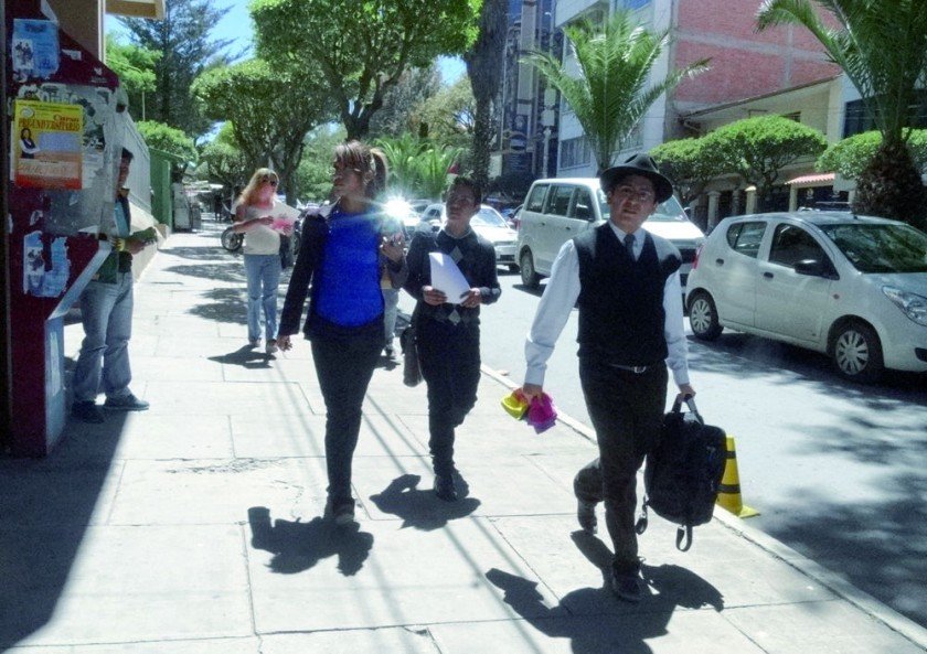 Estudiante transgénero abandona sus estudios