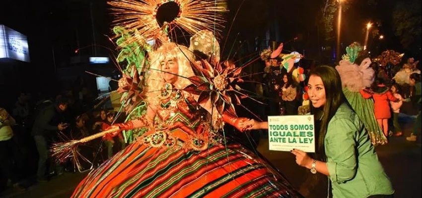 Cientos acompañaron marcha de Orgullo Gay