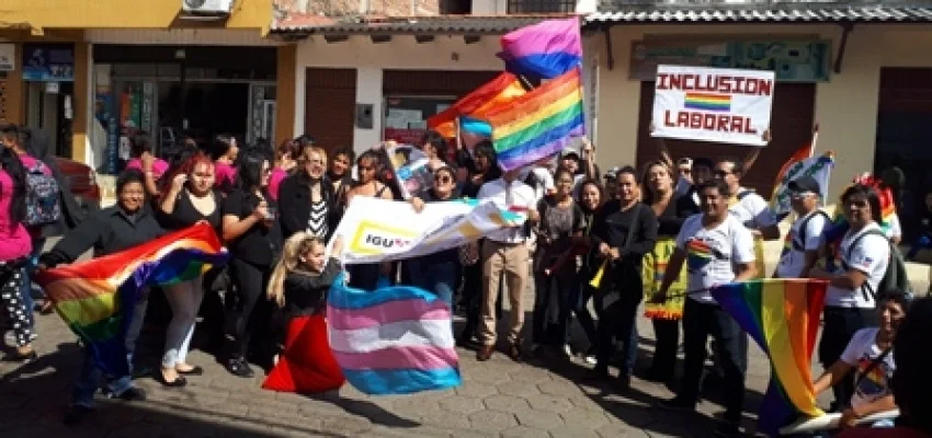 Demandan acceso a trabajos dignos