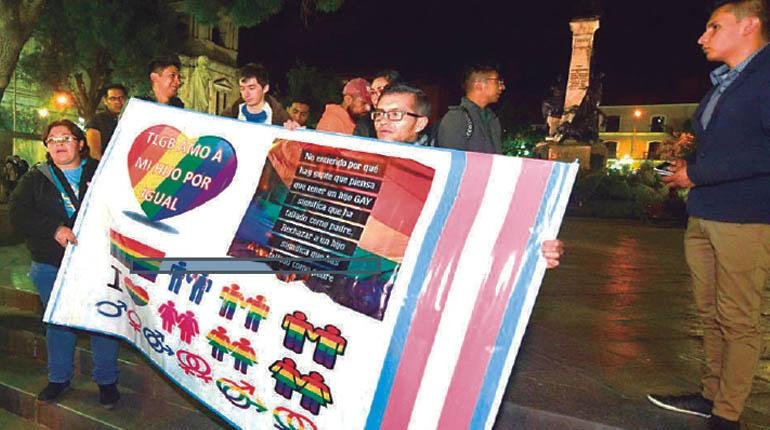 Historias de trans que salieron de la oscuridad al obtener su identidad