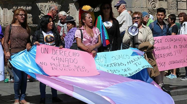 LGBT intensifica protestas contra fallo y da plazo al TCP