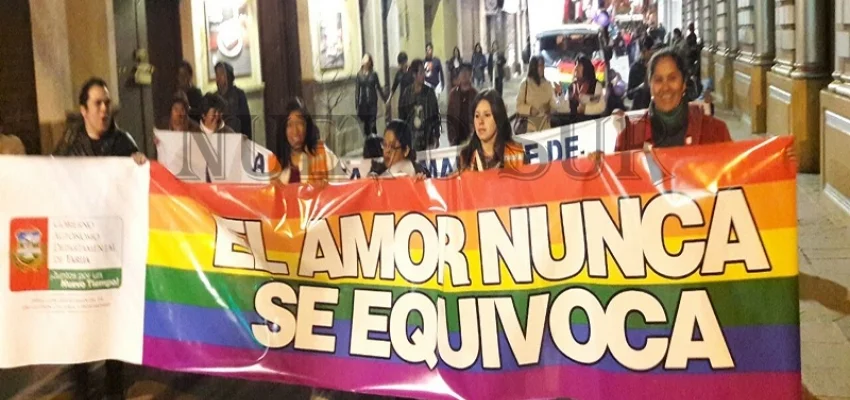 Luchó por sus derechos: Mujer transexual consiguió la primera unión civil en Tarija