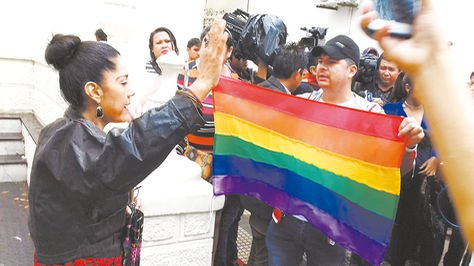 ONU destaca matrimonio de ‘trans’ y la Iglesia pide ‘recapacitar’