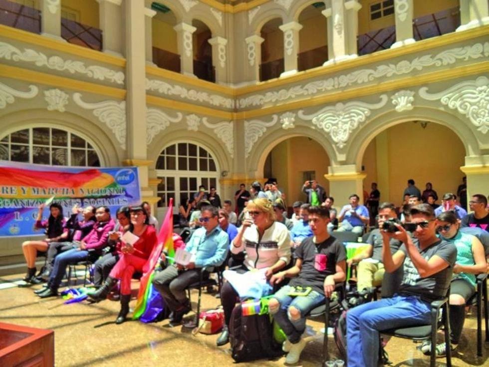 Reconocen a representantes de las diversidades sexuales