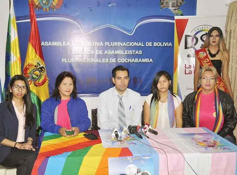 Trans demandan atención para acceder a beneficios sociales